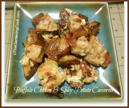 Buffalo Chicken Casserole cu cartofi picanți la cuptor