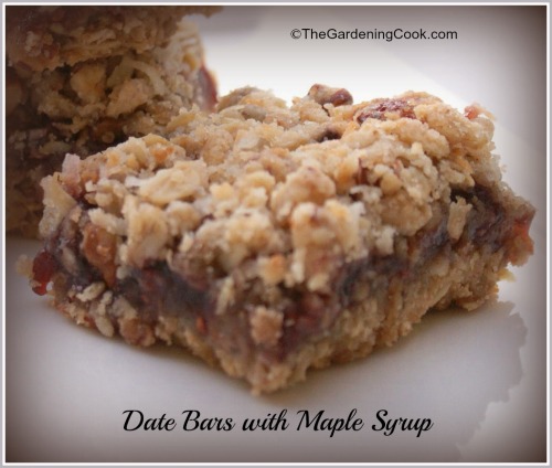 Oatmeal Date Bars ກັບ Maple Syrup - ສີ່ຫຼ່ຽມວັນທີ່ໜ້າຮັກ