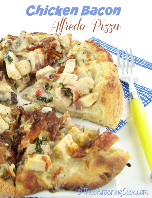 Pizza Alfredo de pollo y bacon