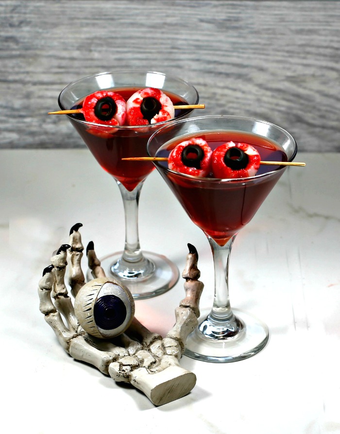 Vārnu asinis Halloween dzēriens - šampanieša kokteiļa recepte