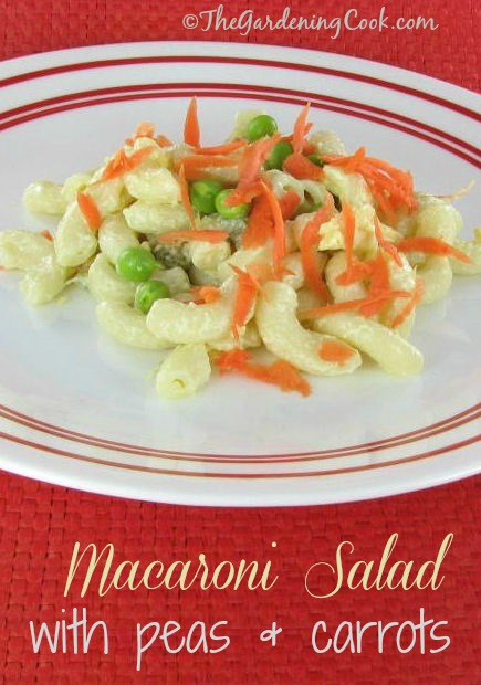 Салат з макаронів з горошком та морквою - чудова страва для барбекю