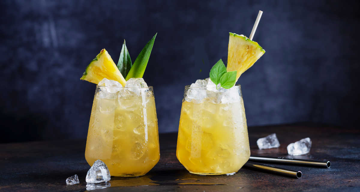 Tequila ananascocktail med basilikum – Veracruzana – fruktig sommerdrink