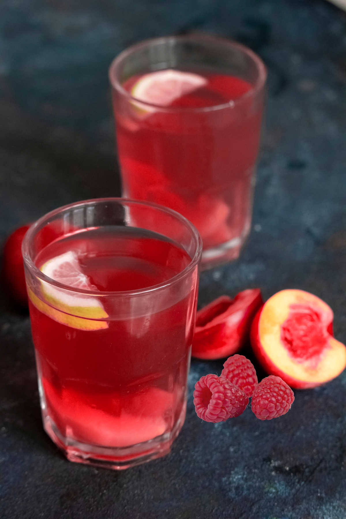 Frodig Bellini-cocktail med bær