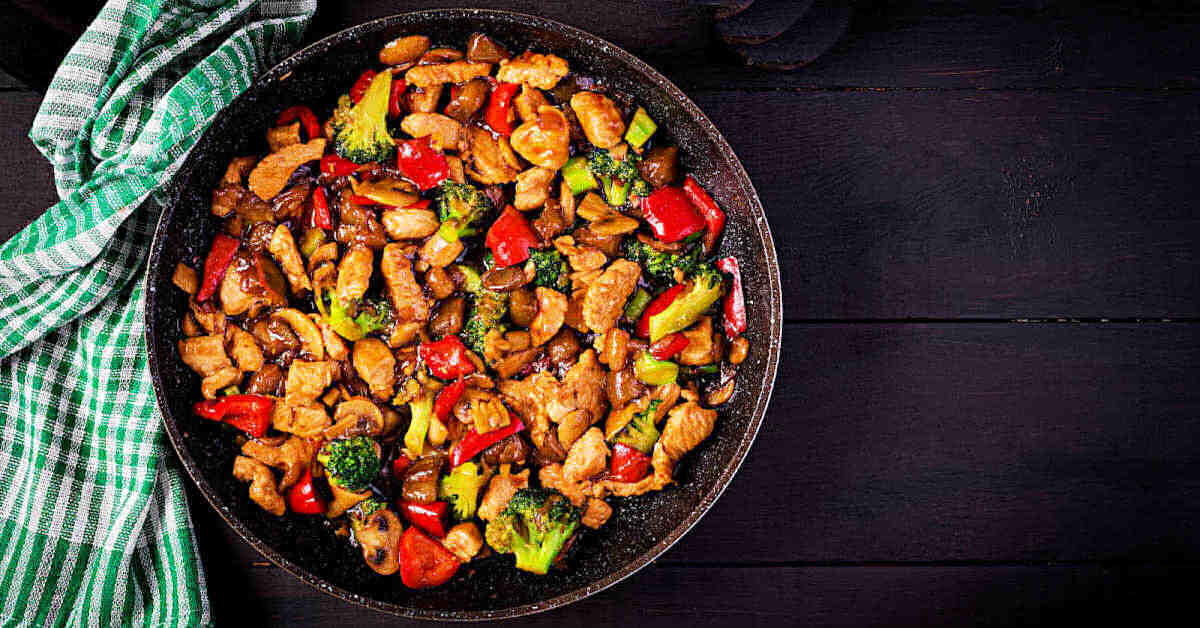 ຖົ່ວດິນໄທ Stir Fry With Brown Rice – Vegan Recipe for Meatless Monday