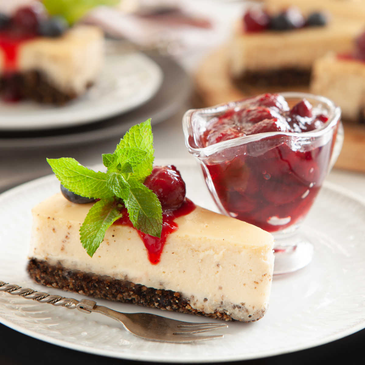 Lättad Cheesecake med körsbär och choklad - dekadent recept